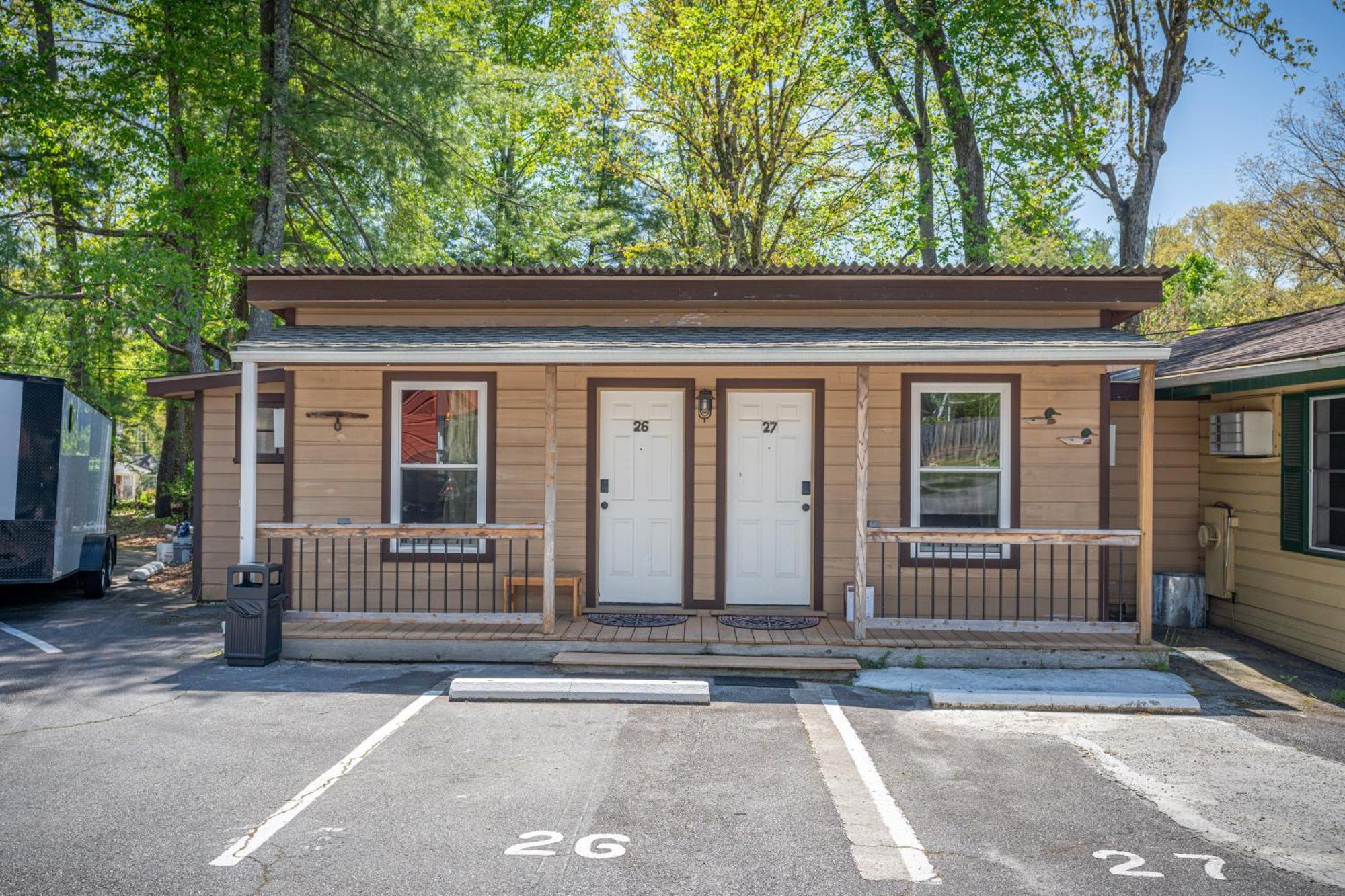 Cedarwood Inn Hendersonville Exterior foto